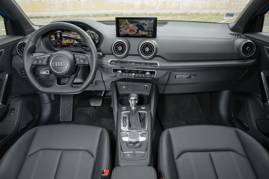  Audi Q2 TFSI Design 2016 года  (WW) (фото 12 из 16)